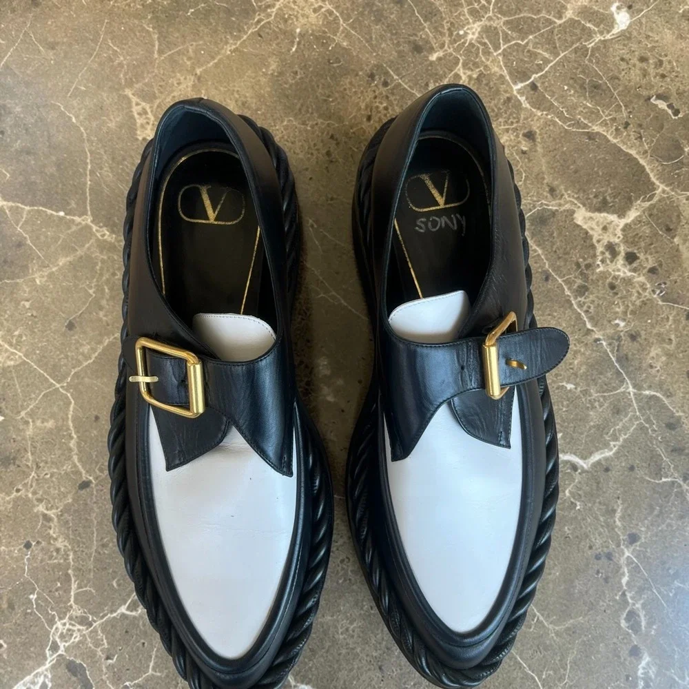 VALENTINO Garavani Creeper Loafers Womens 40 Black White Platform Buckle Sony